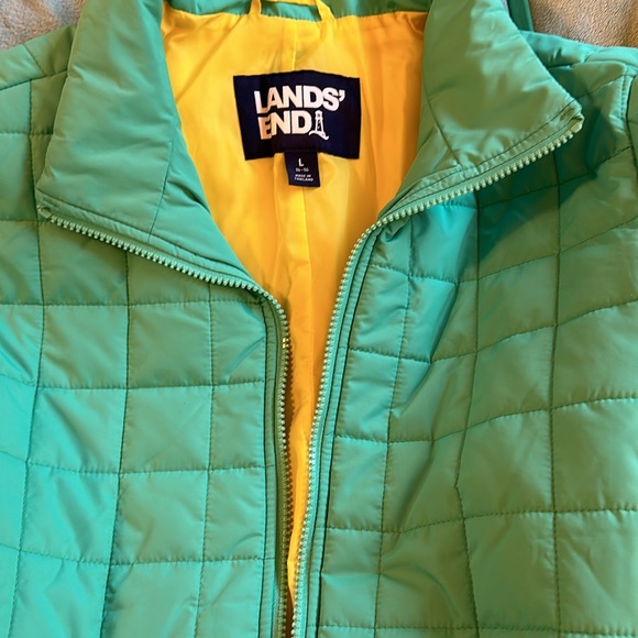 Lands’ End (NWOT) quilted light puffer coat. - Picture 4 of 4